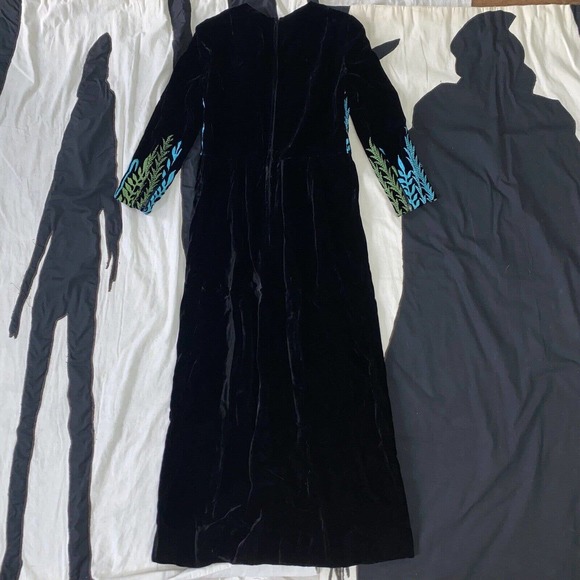 1960s Designer Silk Velvet Evening Gown w Elaborate Floral Embroidery Boho Glam - Picture 12 of 14